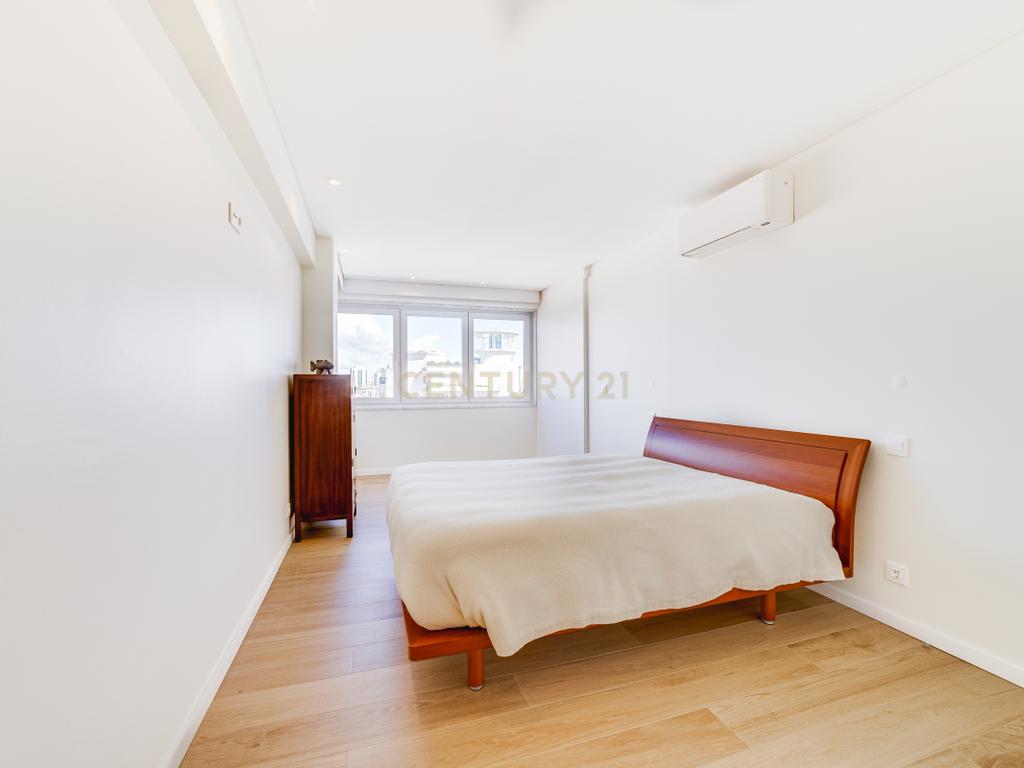 Luxuoso apartamento T4 em Lisboa com Vista e Acabamentos de Alta Qualidade - Image 21